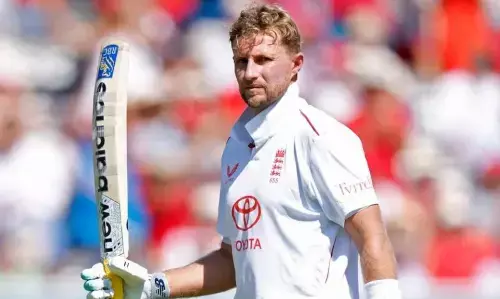 मैनचेस्टर टेस्ट में जमकर चल रहा रूट का बल्ला, रिकॉर्ड की लगाई झड़ी, पोटिंग और कैलिस जैसे दिग्गजों को पीछे छोड़ा मैनचेस्टर टेस्ट में जमकर चल रहा रूट का बल्ला, रिकॉर्ड की लगाई झड़ी, पोटिंग और कैलिस जैसे दिग्गजों को पीछे छोड़ा