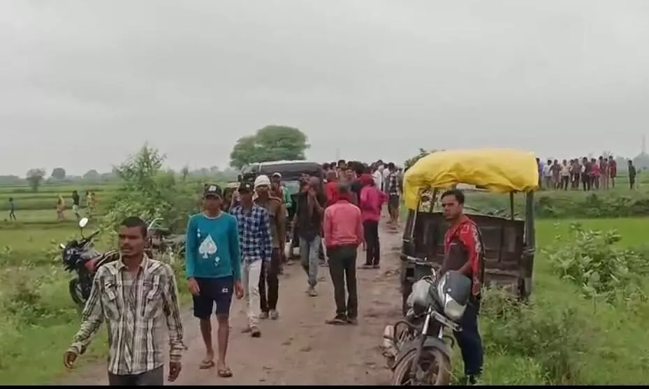 ट्रैक्टर ट्रॉली पलटने से दो दर्जन से अधिक मजदूर घायल, गंभीर रूप से घायल दस लोगों को पवई अस्पताल से जिला चिकित्सालय किया गया रेफर ट्रैक्टर ट्रॉली पलटने से दो दर्जन से अधिक मजदूर घायल, गंभीर रूप से घायल दस लोगों को पवई अस्पताल से जिला चिकित्सालय किया गया रेफर