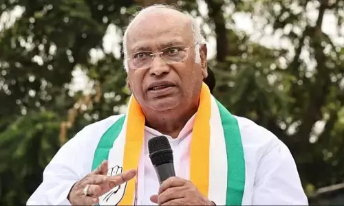 जगदीप धनखड़ के उपराष्ट्रपति पद के इस्तीफे पर कांग्रेस चीफ मल्लिकार्जुन खरगे ने की ये टिप्पणी, कहा-  मोदी सरकार का पक्ष..