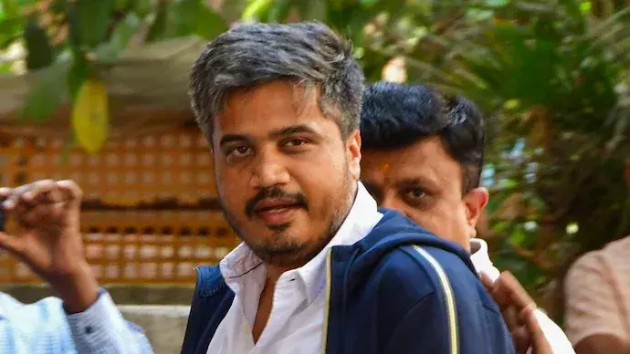 रेव पार्टी को लेकर रोहित पवार ने खड़से परिवार का किया बचाव, बोले सामने आना चाहिए सच रेव पार्टी को लेकर रोहित पवार ने खड़से परिवार का किया बचाव, बोले सामने आना चाहिए सच