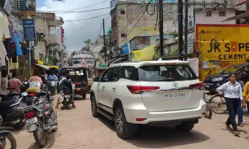 नो-एंट्री में ट्रक ने किया प्रवेश, विधायक स्वयं फंसे जाम में, ट्रक पर पांच हजार का यातायात पुलिस ने किया जुर्माना नो-एंट्री में ट्रक ने किया प्रवेश, विधायक स्वयं फंसे जाम में, ट्रक पर पांच हजार का यातायात पुलिस ने किया जुर्माना