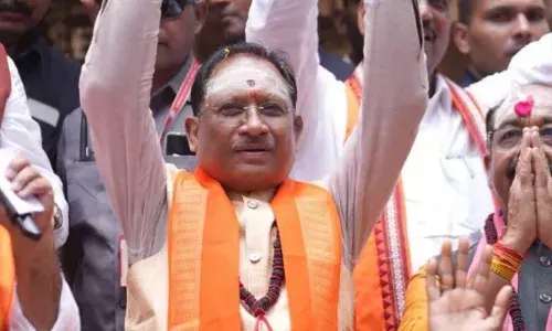 हर-हर महादेव से गूंज उठा भोरमदेव : मुख्यमंत्री विष्णुदेव साय ने हेलीकॉप्टर से पुष्पवर्षा कर हजारों कांवड़ियों का किया भव्य स्वागत हर-हर महादेव से गूंज उठा भोरमदेव : मुख्यमंत्री विष्णुदेव साय ने हेलीकॉप्टर से पुष्पवर्षा कर हजारों कांवड़ियों का किया भव्य स्वागत