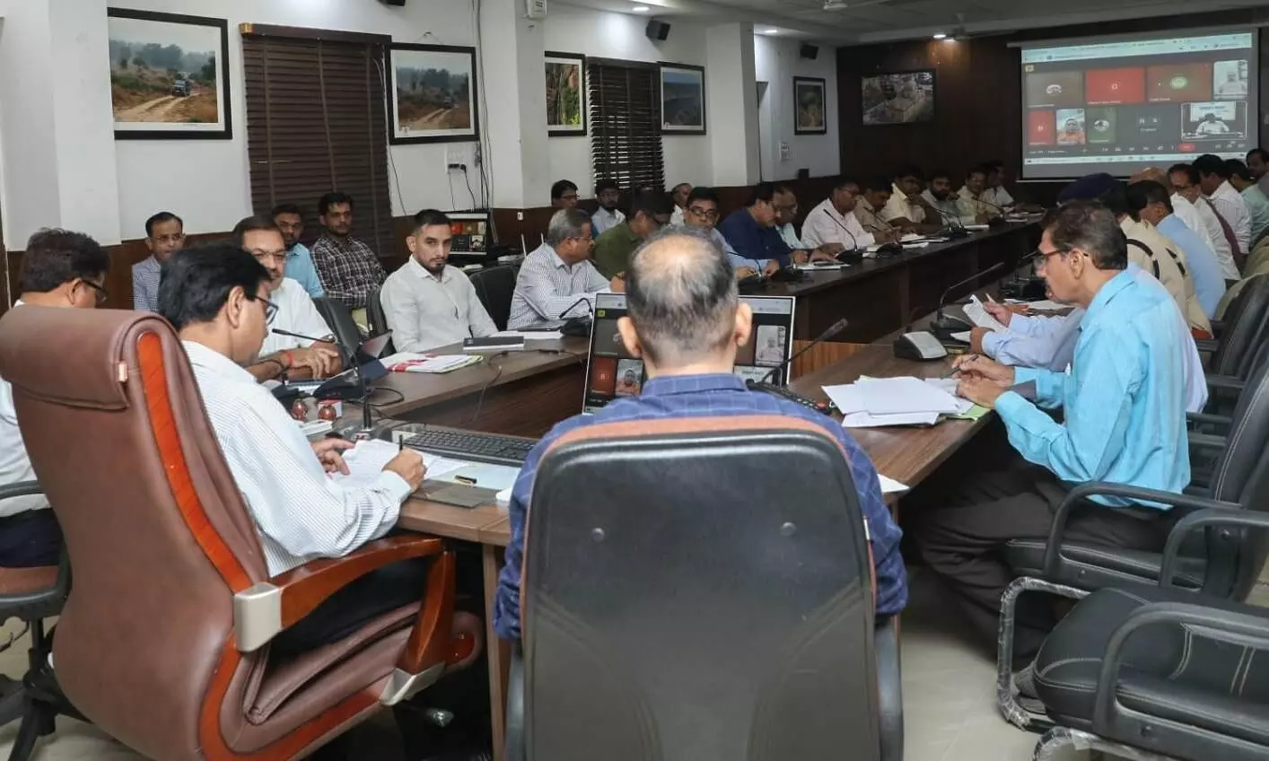 आश्रम शालाओं सहित अन्य छात्रावासों में सीट रिक्त होने पर अधीक्षक के विरूद्ध होगी कार्रवाई आश्रम शालाओं सहित अन्य छात्रावासों में सीट रिक्त होने पर अधीक्षक के विरूद्ध होगी कार्रवाई