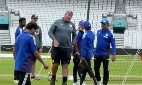 ओवल टेस्ट से पहले मचा बवाल, पिच क्यूरेटर से भिड़े कोच गौतम गंभीर, जानें पूरा मामला ओवल टेस्ट से पहले मचा बवाल, पिच क्यूरेटर से भिड़े कोच गौतम गंभीर, जानें पूरा मामला