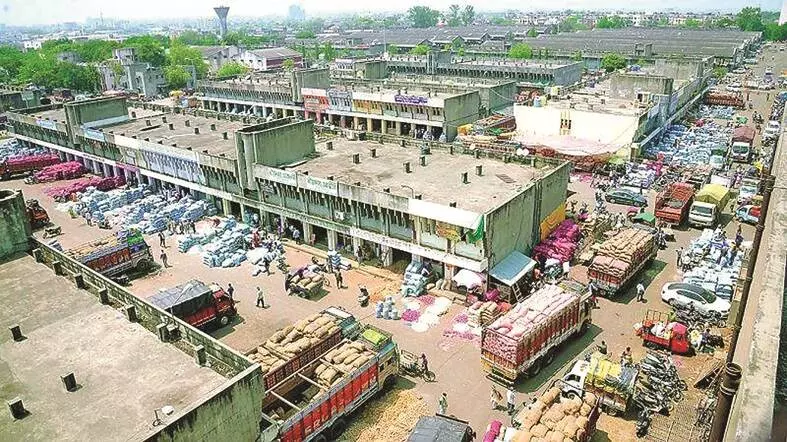 नागपुर कृषि उत्पन्न बाजार समिति को राष्ट्रीय नामांकित बाजार बनाने को मंजूरी नागपुर कृषि उत्पन्न बाजार समिति को राष्ट्रीय नामांकित बाजार बनाने को मंजूरी