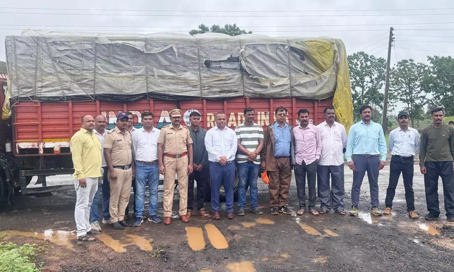शालेय पोषण आहार का चावल पकड़ा, राइस मिल का मालिक पुलिस कस्टडी में शालेय पोषण आहार का चावल पकड़ा, राइस मिल का मालिक पुलिस कस्टडी में