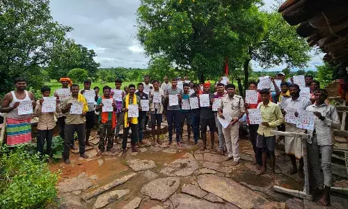 डीएफओ ने वितरित किए ग्रामीणों को सोलर पम्प, नागपंचमी पर सर्प सुरक्षा एवं जनजागरूकता महाअभियान