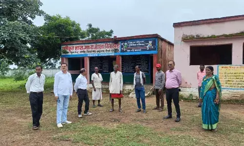 चितारबरा स्कूल पहुंचकर जपं सीईओ ने देखी विद्यालय की व्यवस्थायें