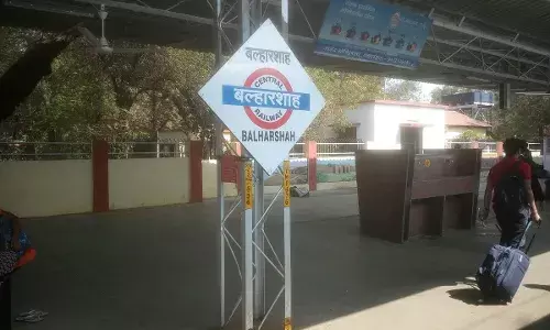 बल्लारशाह स्टेशन पर खाद्य वस्तुओं की ज्यादा कीमत वसूलने का मामला, 35 हजार का लगा जुर्माना बल्लारशाह स्टेशन पर खाद्य वस्तुओं की ज्यादा कीमत वसूलने का मामला, 35 हजार का लगा जुर्माना