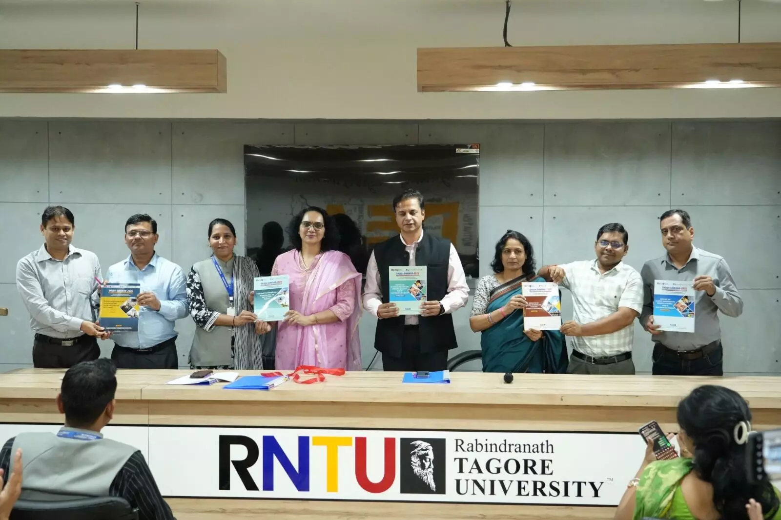 रबीन्द्रनाथ टैगोर विश्वविद्यालय में आईसेक्ट ग्रुप आफ यूनिवर्सिटीज (एजीयू) द्वारा दो दिवसीय शोध कार्यशाला का सफल आयोजन संपन्न रबीन्द्रनाथ टैगोर विश्वविद्यालय में आईसेक्ट ग्रुप आफ यूनिवर्सिटीज (एजीयू) द्वारा दो दिवसीय शोध कार्यशाला का सफल आयोजन संपन्न