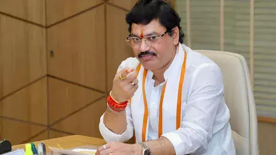 कोकाटे के मंत्री रहते हुए कृषि मंत्री पद के लिए लॉबिंग कर रहे हैं धनंजय मुंडे कोकाटे के मंत्री रहते हुए कृषि मंत्री पद के लिए लॉबिंग कर रहे हैं धनंजय मुंडे