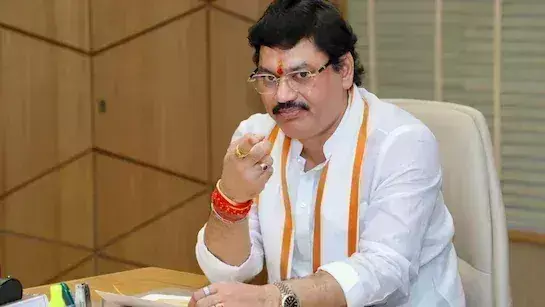 कोकाटे के मंत्री रहते हुए कृषि मंत्री पद के लिए लॉबिंग कर रहे हैं धनंजय मुंडे
