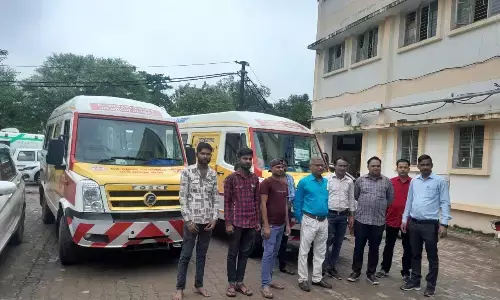 नि:शुल्क शव वाहन सेवा के तहत जिले को प्राप्त हुए दो शव वाहन