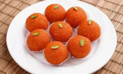 कुछ मीठा खाने का मन है? अगर हां तो घर पर बनाएं बाजार जैसे नरम-नरम मोतीचूर के लड्डू, परिवार को दें मीठा सा सरप्राइज
