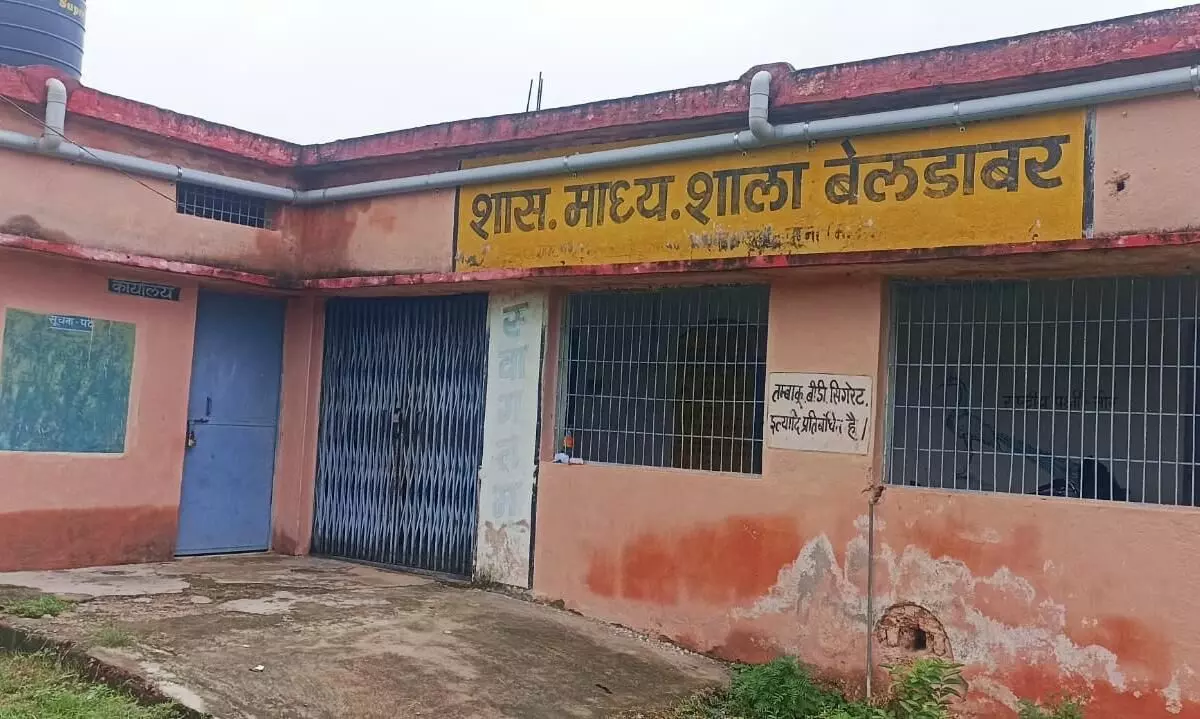 बेलडाबर और टिकुरी के आदिवासी ग्राम आज भी अंधेरे में, शासन की योजनाएं कागजों तक सीमित बेलडाबर और टिकुरी के आदिवासी ग्राम आज भी अंधेरे में, शासन की योजनाएं कागजों तक सीमित