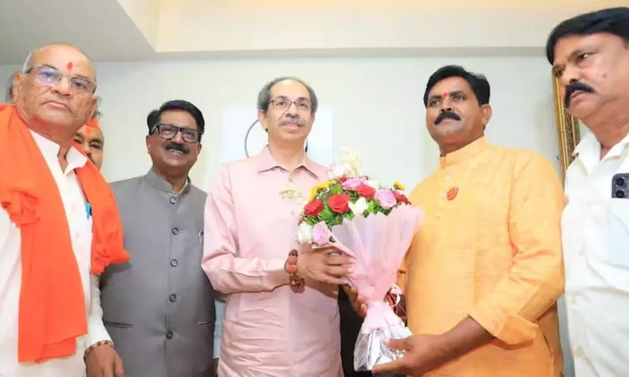 महाराष्ट्र के निकाय चुनाव से पहले उद्धव ठाकरे की शिवसेना में इस संगठन का हुआ विलय, इस मौके पर पार्टी चीफ ने कही ये बात महाराष्ट्र के निकाय चुनाव से पहले उद्धव ठाकरे की शिवसेना में इस संगठन का हुआ विलय, इस मौके पर पार्टी चीफ ने कही ये बात