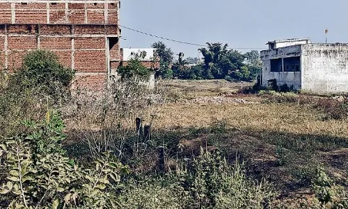 दो काॅलोनियों के प्लाॅट और मकान की बिक्री पर एसडीएम ने लगाई रोक