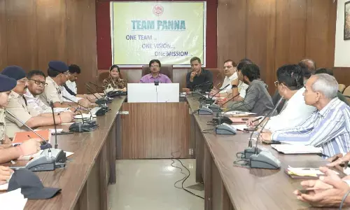 हर्षोल्लास व सद्भावपूर्वक मनायें आगामी त्यौहार: कलेक्टर