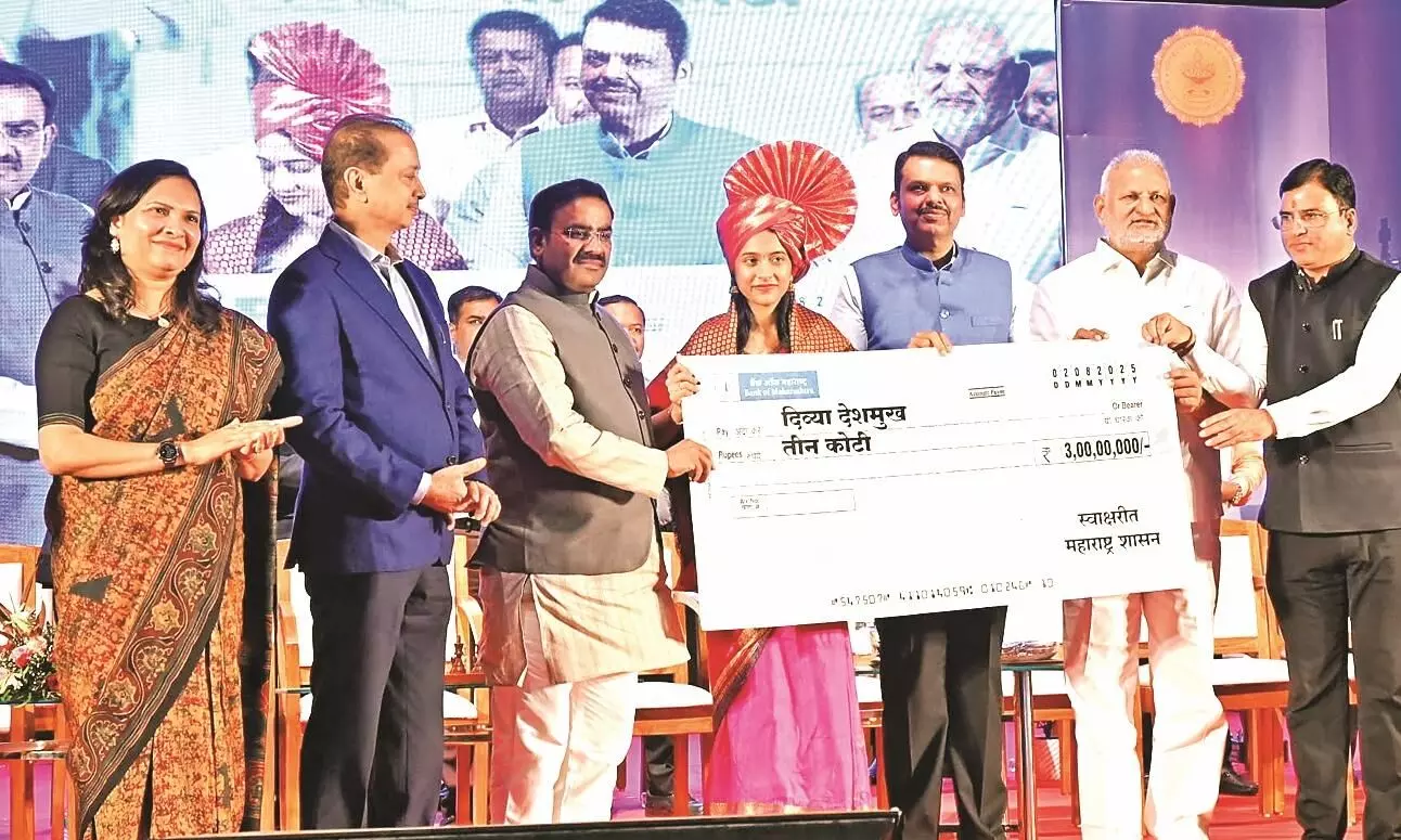 दिव्या की सफलता युवाओं को प्रेरित करेगी, खिलाड़ियों को आधुनिक सुविधाएं उपलब्ध कराएगी सरकार दिव्या की सफलता युवाओं को प्रेरित करेगी, खिलाड़ियों को आधुनिक सुविधाएं उपलब्ध कराएगी सरकार