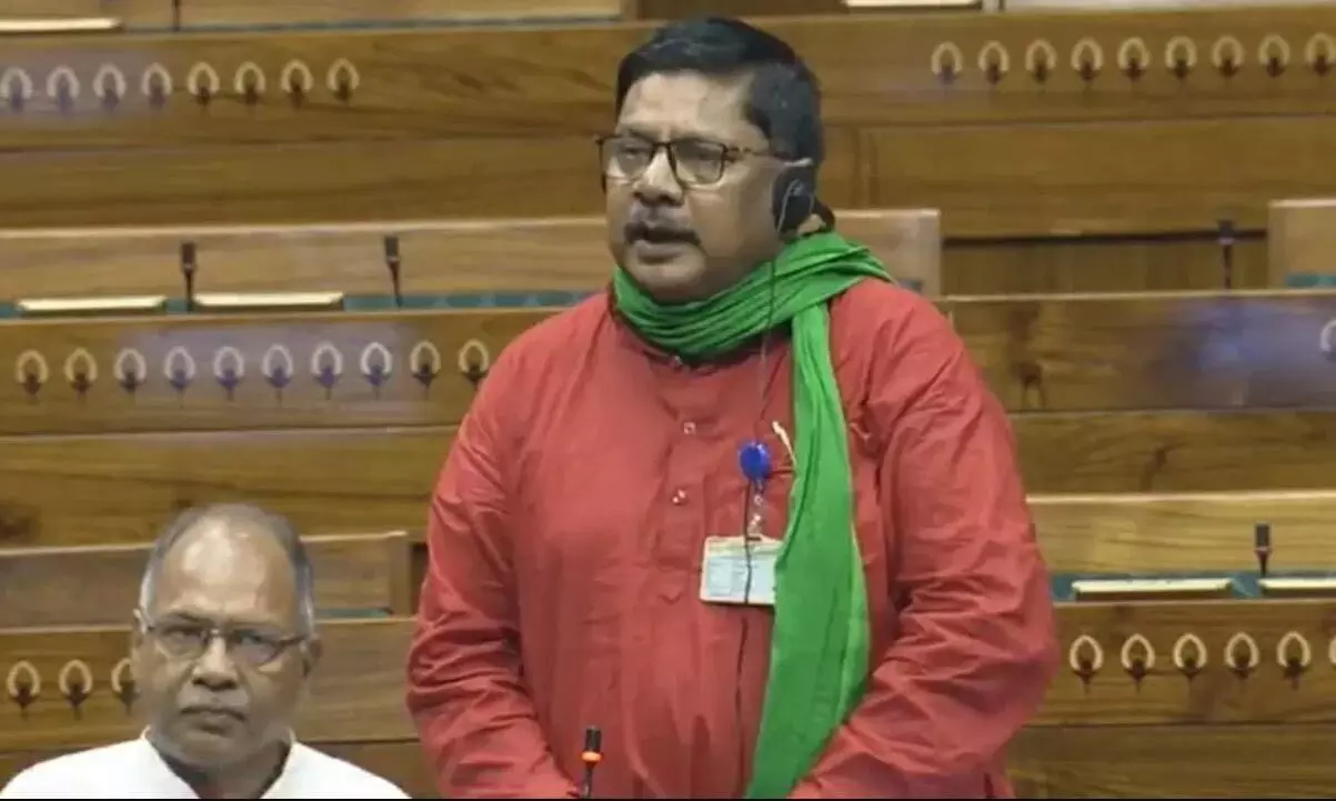 बिहार में दो वोटर आईडी रखने का दूसरा मामला आया सामने, अब सांसद सुदामा प्रसाद की पत्नी के पास मिले बिहार में दो वोटर आईडी रखने का दूसरा मामला आया सामने, अब सांसद सुदामा प्रसाद की पत्नी के पास मिले