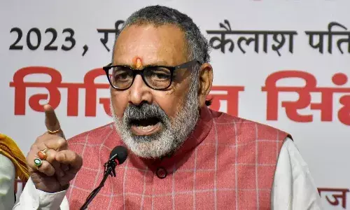 अपनी पत्नी का नाम जुड़वाया, नाम बदलवाया केंद्रीय मंत्री गिरिराज सिंह विपक्ष पर बरसे