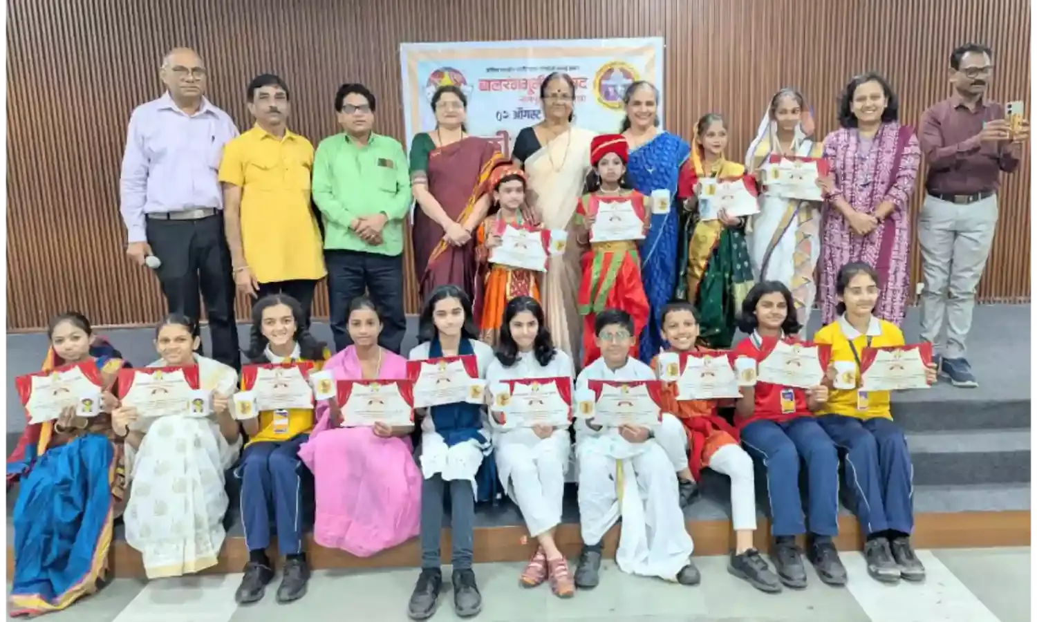 नाट्य मंचन से मिलता सांस्कृतिक व रचनात्मकता को बढ़ावा, बच्चों की अभिनय प्रतिभा ने दिखायी जादूगरी