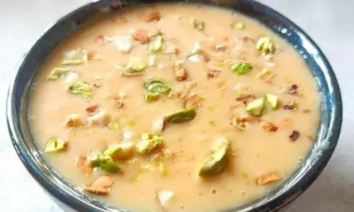 रक्षाबंधन पर बनाना चाहते हैं कुछ बेहद स्वादिष्ट, तो ट्राई करें रबड़ी की ये आसान रेसिपी