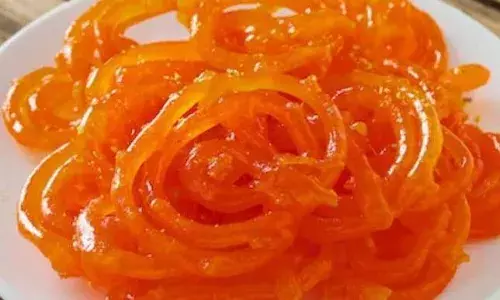 रक्षाबंधन के खास त्योहार पर बनाना चाहते हैं कुछ मीठा, तो घर पर ही बनाएं स्वादिष्ट और कुरकुरी जलेबी