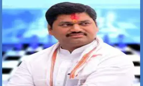 मंत्री पद छोड़ने के साढ़े चार महीने बाद भी धनंजय मुंडे ने नहीं छोड़ा बंगला, लगा 42 लाख का जुर्माना मंत्री पद छोड़ने के साढ़े चार महीने बाद भी धनंजय मुंडे ने नहीं छोड़ा बंगला, लगा 42 लाख का जुर्माना