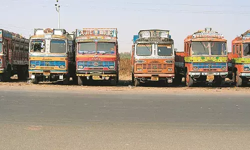 कंपनी को अंधेरे में रख बेच दिए डेढ़ करोड़ से अधिक मूल्य के सात वाहन कंपनी को अंधेरे में रख बेच दिए डेढ़ करोड़ से अधिक मूल्य के सात वाहन
