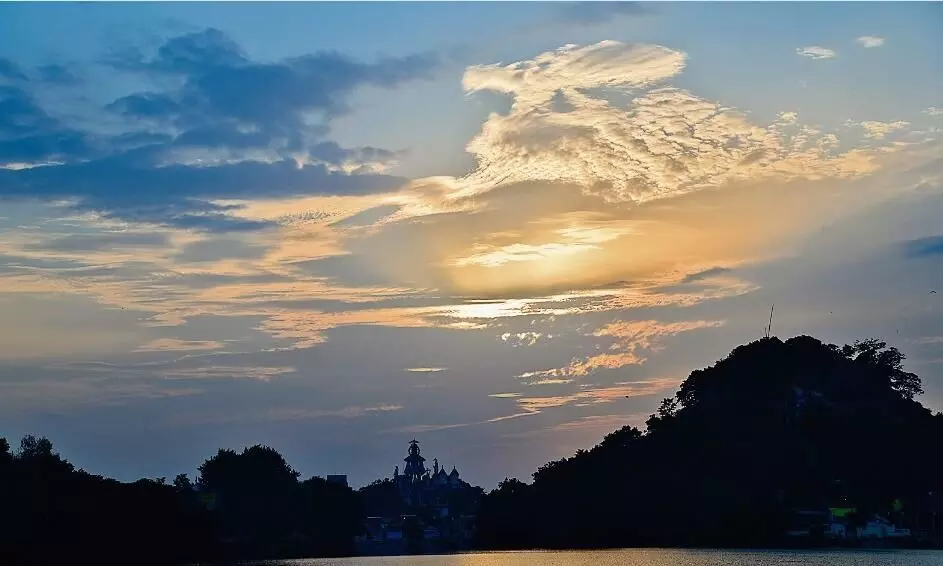 जुलाई में आगे चल रही बरसात अगस्त में पिछड़ी उमस और गर्मी ने बढ़ाई परेशानी जुलाई में आगे चल रही बरसात अगस्त में पिछड़ी उमस और गर्मी ने बढ़ाई परेशानी