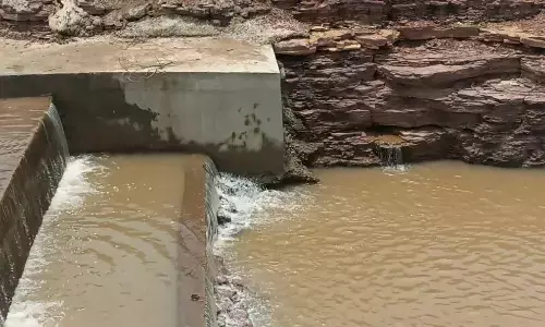 टिकुरी ग्राम में अमृत सरोवर तालाब बना भ्रष्टाचार का नमूना