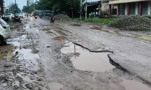 कीचड़ में तब्दील हुआ देवेंद्रनगर-सलेहा मार्ग