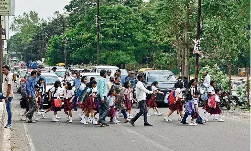 स्कूलों का असहयोग, ऐसे में कैसे सुधर पाएगी बिगड़ी हुई यातायात व्यवस्था स्कूलों का असहयोग, ऐसे में कैसे सुधर पाएगी बिगड़ी हुई यातायात व्यवस्था