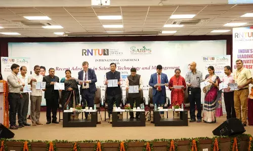 रबीन्द्रनाथ टैगोर विश्वविद्यालय में वर्तमान में विज्ञान, प्रौद्योगिकी और प्रबंधन की प्रगति विषय पर दो दिवसीय अंतरराष्ट्रीय कॉन्फ्रेंस का भव्य शुभांरभ