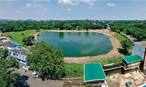 बूंद के आकार का तालाब, भीषण गर्मी में भी नहीं घटेगा पानी बूंद के आकार का तालाब, भीषण गर्मी में भी नहीं घटेगा पानी