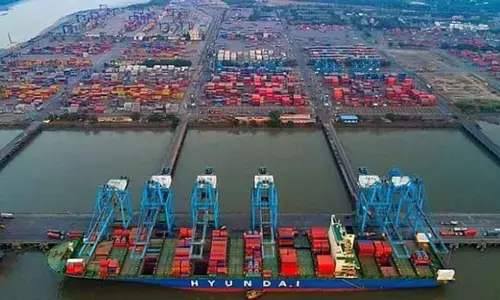 छत्रपति शिवाजी महाराज अंतरराष्ट्रीय बंदरगाह हो वधावन बंदरगाह का नाम - वायकर छत्रपति शिवाजी महाराज अंतरराष्ट्रीय बंदरगाह हो वधावन बंदरगाह का नाम - वायकर