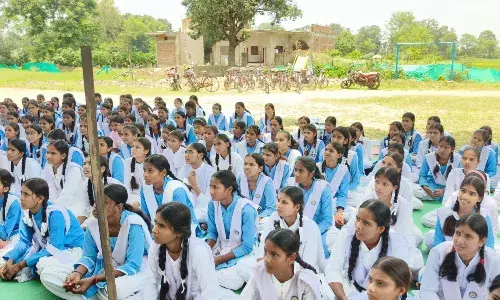 रैपुरा के शासकीय व निजी विद्यालयों में योग शिक्षकों ने छात्र-छात्राओं को सिखाए योग