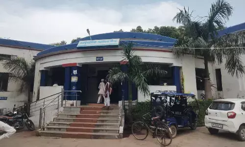 अजयगढ़ सामुदायिक स्वास्थ्य केंद्र नाम का अस्पताल, मरीजों को रेफर करने की मजबूरी