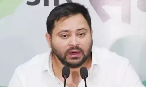 बिहार प्रशासन ने तेजस्वी यादव को भेजा नोटिस, कहा- फर्जी डॉक्यूमेंट रखना है कानूनी अपराध बिहार प्रशासन ने तेजस्वी यादव को भेजा नोटिस, कहा- फर्जी डॉक्यूमेंट रखना है कानूनी अपराध