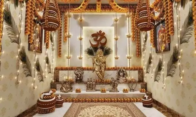 फूलों और लाइट ही नहीं, इन चीजों से भी कर सकते हैं मंदिर की सजावट, खुश होकर कृपा की बारिश कर देंगे भगवान कृष्ण फूलों और लाइट ही नहीं, इन चीजों से भी कर सकते हैं मंदिर की सजावट, खुश होकर कृपा की बारिश कर देंगे भगवान कृष्ण
