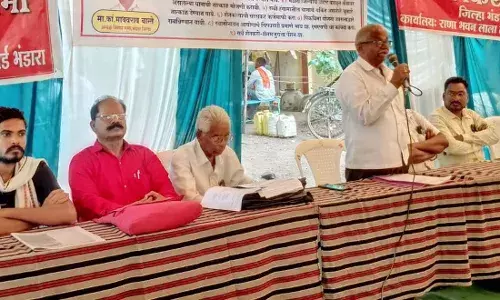 धान नहीं बेच पाए, पंजीयन अवधि बढ़ाएं, पेंशन भी दें, आक्रोशित हुए किसान