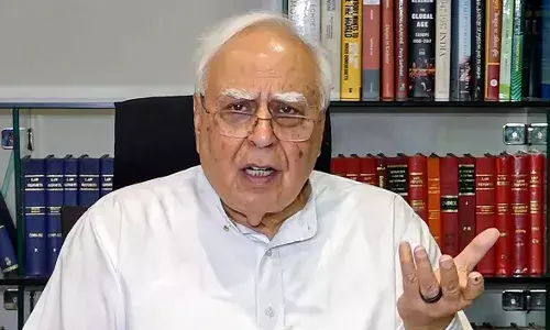 कपिल सिब्बल ने जगदीप धनखड़ पर कसा तंज, कहा - उपराष्ट्रपति पद से इस्तीफे के बाद कहा लापता हो गए? कपिल सिब्बल ने जगदीप धनखड़ पर कसा तंज, कहा - उपराष्ट्रपति पद से इस्तीफे के बाद कहा लापता हो गए?