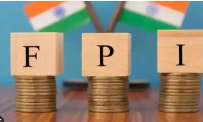 भारतीय बाजार से विदेशी निवेशकों ने अगस्त में निकाले 18 हजार करोड़ रुपये, जल्द बड़ी घोषणा कर सकती है सरकार भारतीय बाजार से विदेशी निवेशकों ने अगस्त में निकाले 18 हजार करोड़ रुपये, जल्द बड़ी घोषणा कर सकती है सरकार