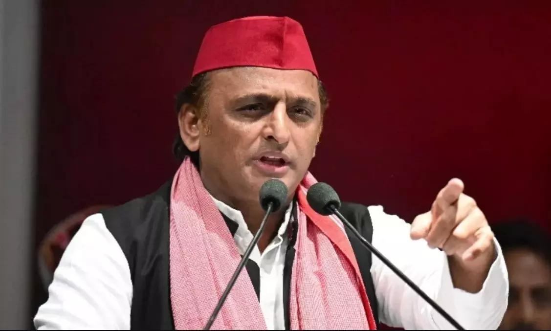 अखिलेश यादव ने चुनाव आयोग पर साधा निशाना, कहा- अधिकारियों पर तत्काल ले एक्शन अखिलेश यादव ने चुनाव आयोग पर साधा निशाना, कहा- अधिकारियों पर तत्काल ले एक्शन