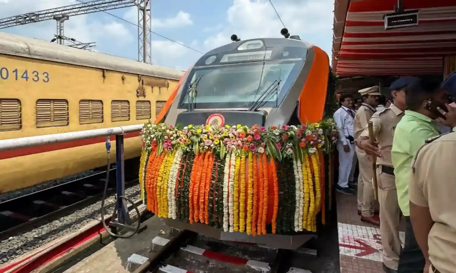 नागपुर – पुणे वंदे भारत ट्रेन का भव्य शुभारंभ एक ऐतिहासिक पल, शानदार सफर की शुरुआत
