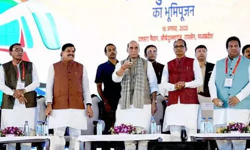 मध्यप्रदेश में हो रहा औद्योगिक विकास भारत को नई औद्योगिक ऊंचाइयों पर ले जाने में होगा सहायक - केन्द्रीय रक्षा मंत्री सिंह मध्यप्रदेश में हो रहा औद्योगिक विकास भारत को नई औद्योगिक ऊंचाइयों पर ले जाने में होगा सहायक - केन्द्रीय रक्षा मंत्री सिंह