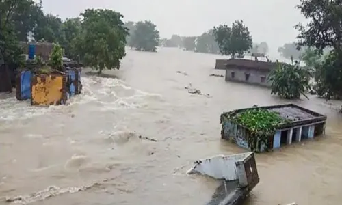 बिहार में पिछले 24 घंटों में मूसलाधार हुई बारिश, 17 लाख से ज्यादा लोग हुए प्रभावित, राज्य अधिकारियों ने दी ये जानकारी बिहार में पिछले 24 घंटों में मूसलाधार हुई बारिश, 17 लाख से ज्यादा लोग हुए प्रभावित, राज्य अधिकारियों ने दी ये जानकारी