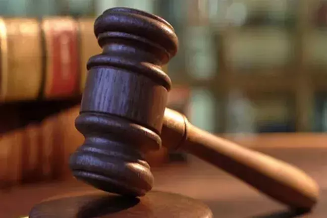 छात्र के दो विषयों में पूरे अंक, फिर भी किया फेल, नागपुर विश्वविद्यालय को नोटिस छात्र के दो विषयों में पूरे अंक, फिर भी किया फेल, नागपुर विश्वविद्यालय को नोटिस