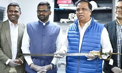 रघुजी भोसले की तलवार 18 को पहुंचेगी मुंबई, लंदन से नीलामी में हासिल की धरोहर रघुजी भोसले की तलवार 18 को पहुंचेगी मुंबई, लंदन से नीलामी में हासिल की धरोहर